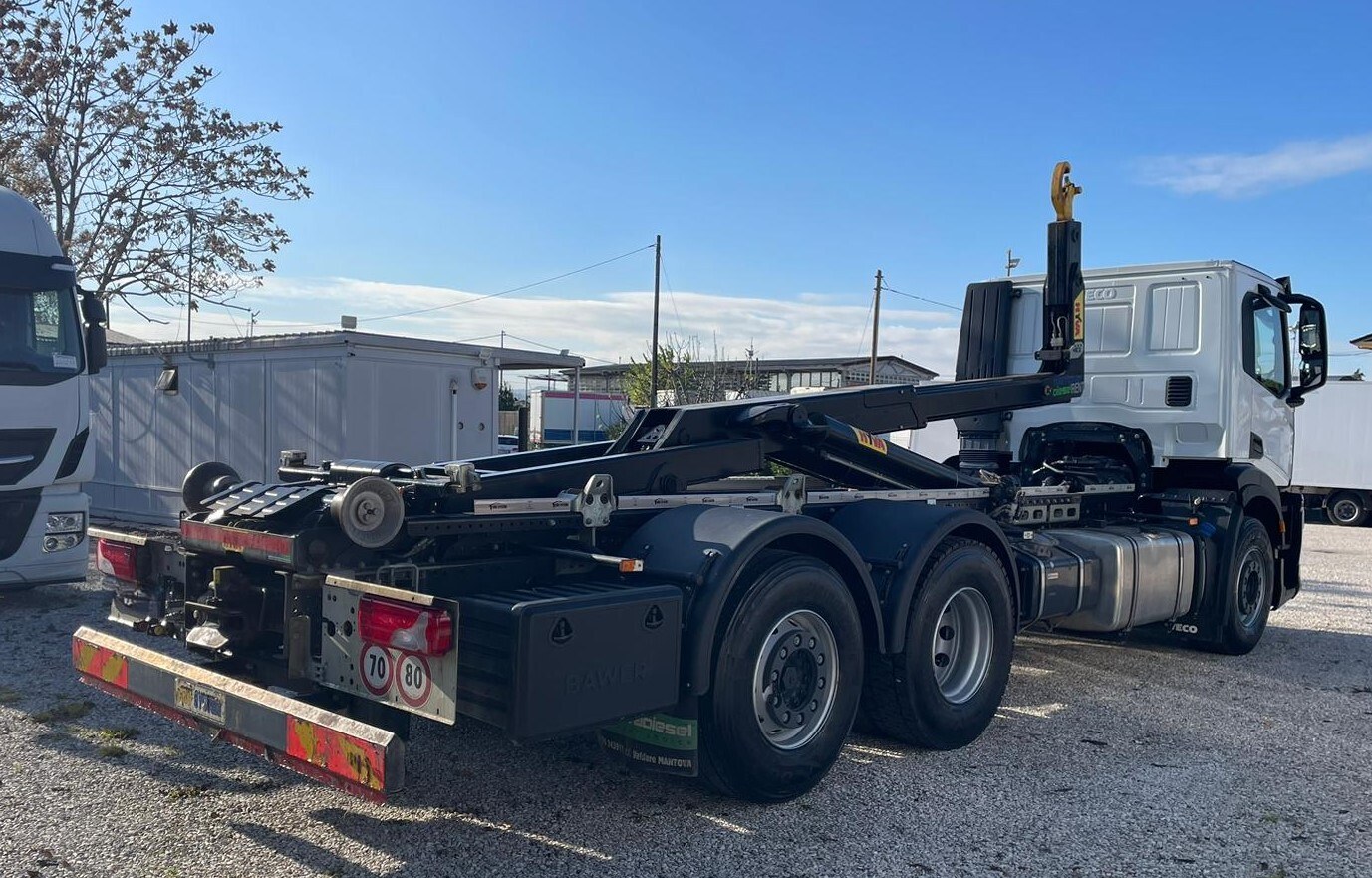 216d8fa7 e340 42c1 9dfc 584e55cc23ff