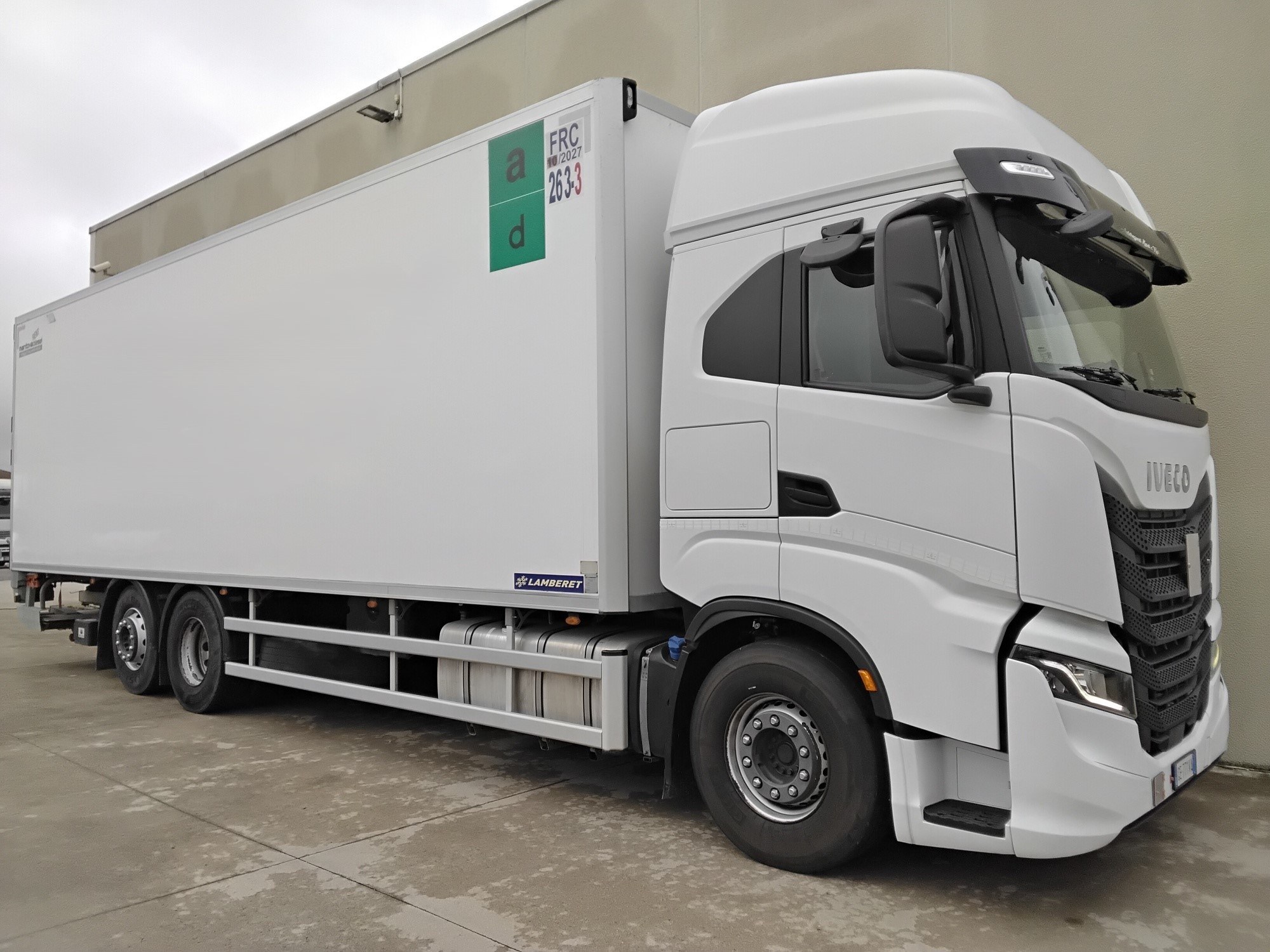 21f1d3c1 c3d9 4e9c adcd fe06bc3dfae5