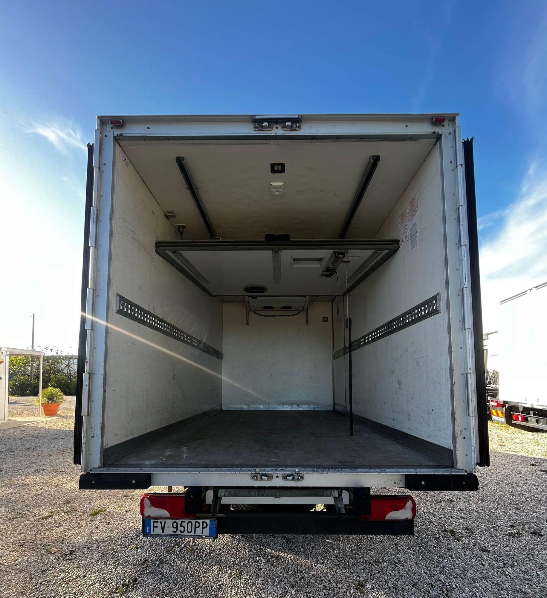 27d7b240 37e6 404b b75b ad15f24e7391