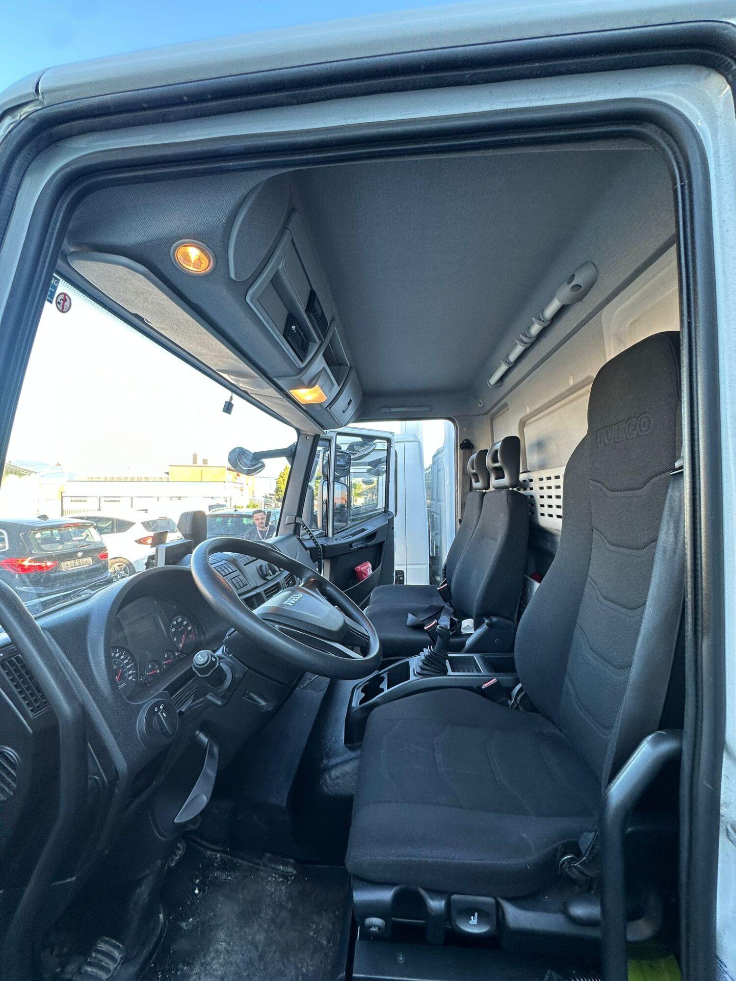 2a035265 63b8 40e8 9a34 2a87a9b1e505