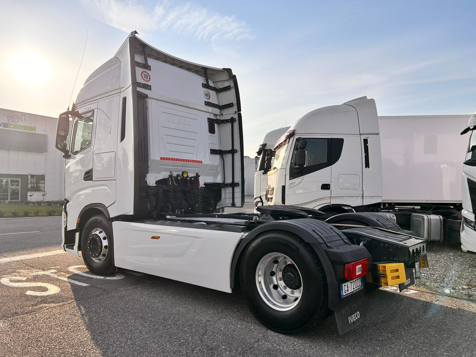 2e0605d4 37d8 46f5 a863 d02bd81daa6a