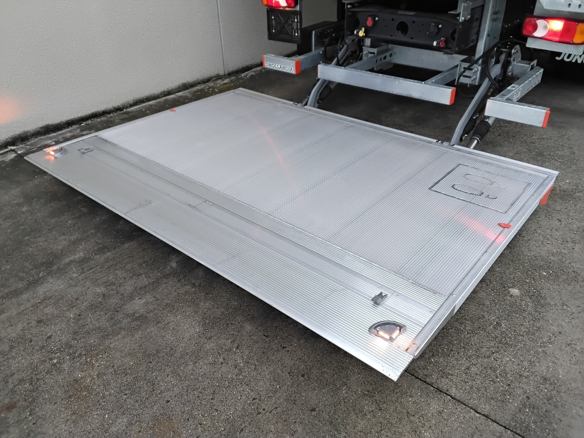 3006e012 3bee 4d62 ab70 363970303f96