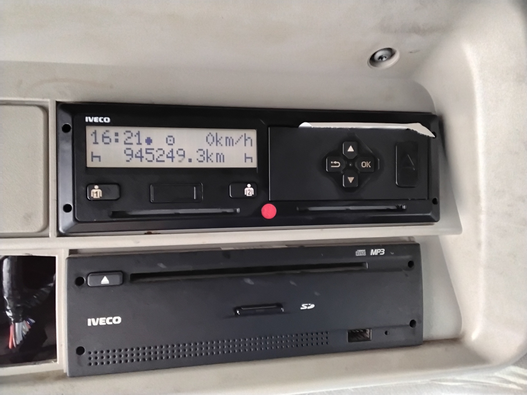 3199d404 5cd9 41f2 b79e 668e75468bf1