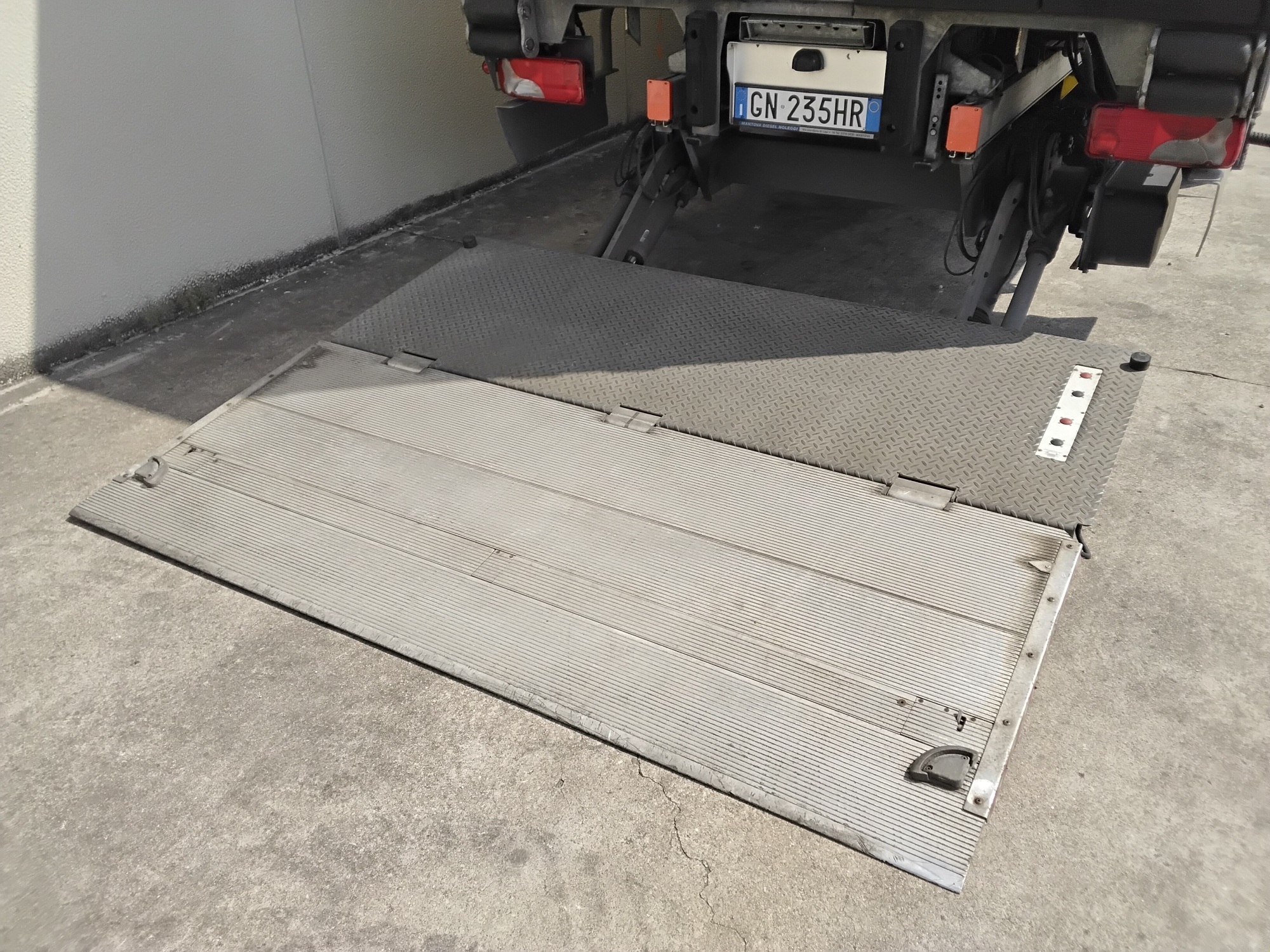 3ed90b59 b712 40dc beb9 1d2a03245fcc