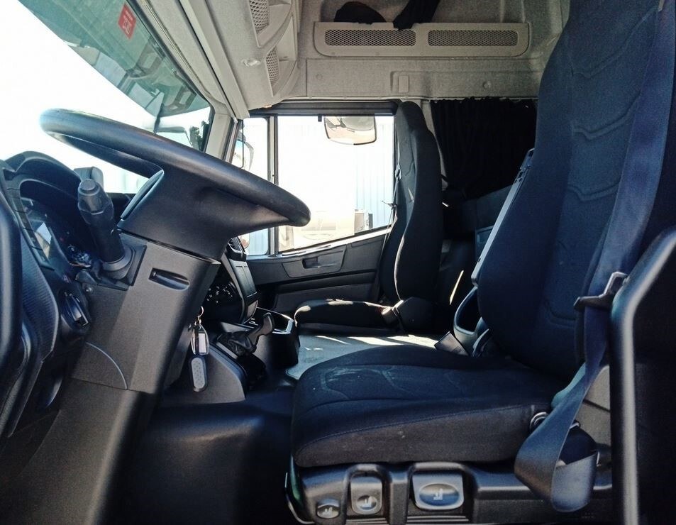 5ee965f5 46a0 42c7 9c7d 1e66ad21a14b