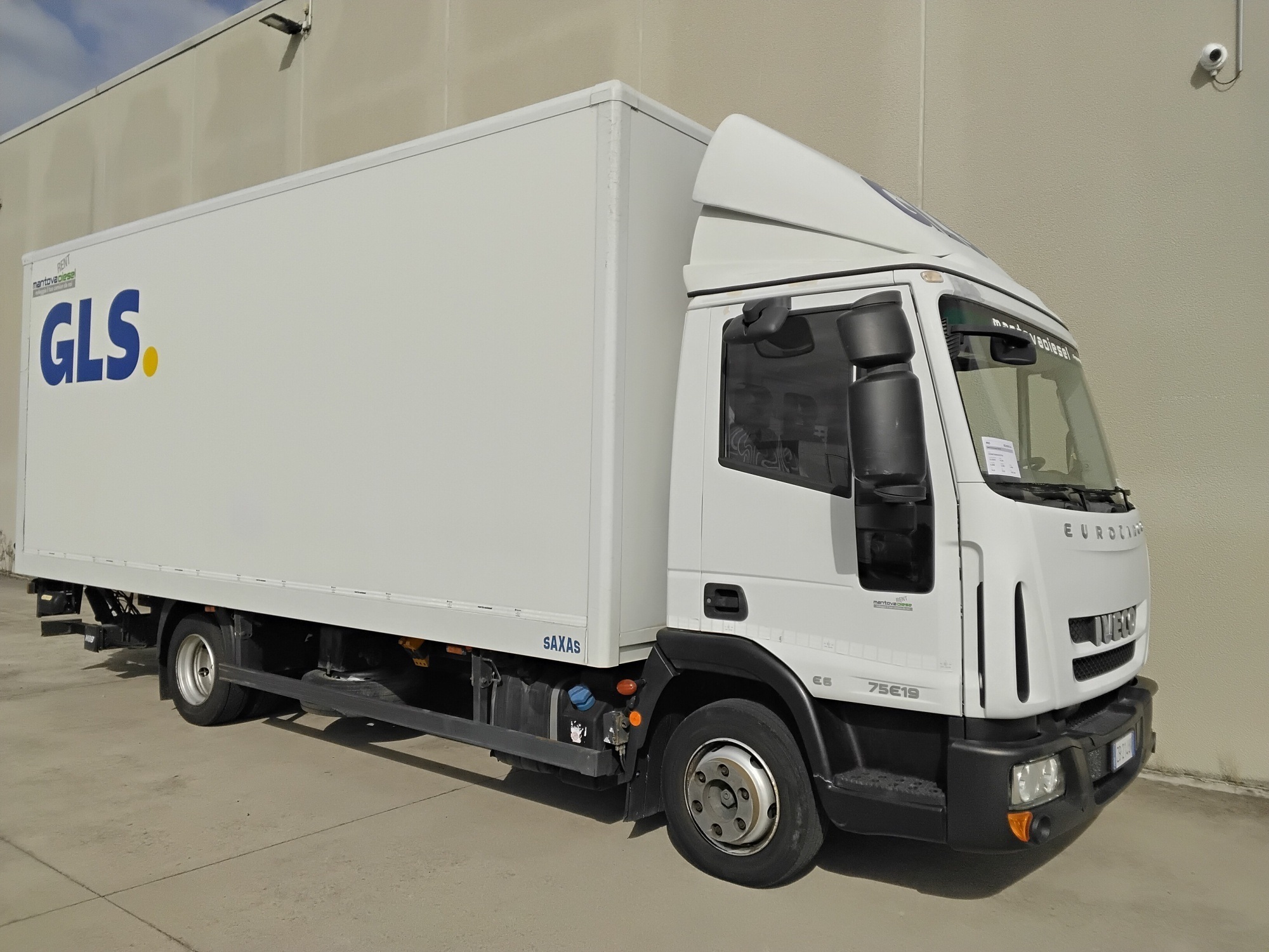 5fca666d d3dc 4359 b496 e617bd192a78