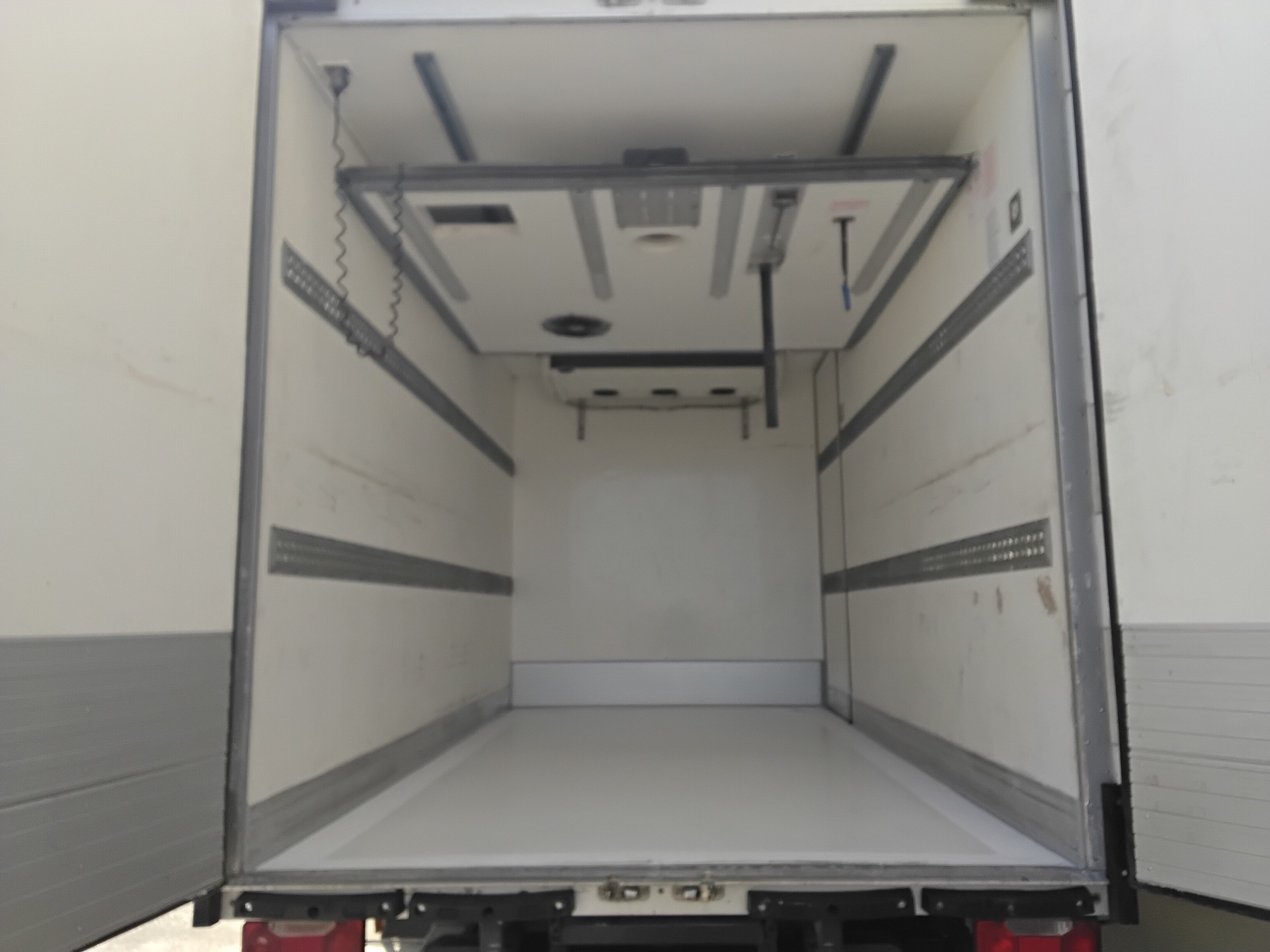 6dc5b484 b897 4d4a 8923 d88af054f3d5