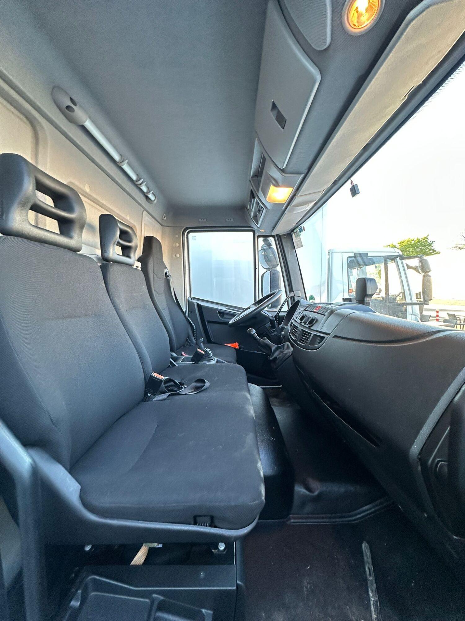 73d99550 1749 4144 8d5d 3ee7baddb9f4