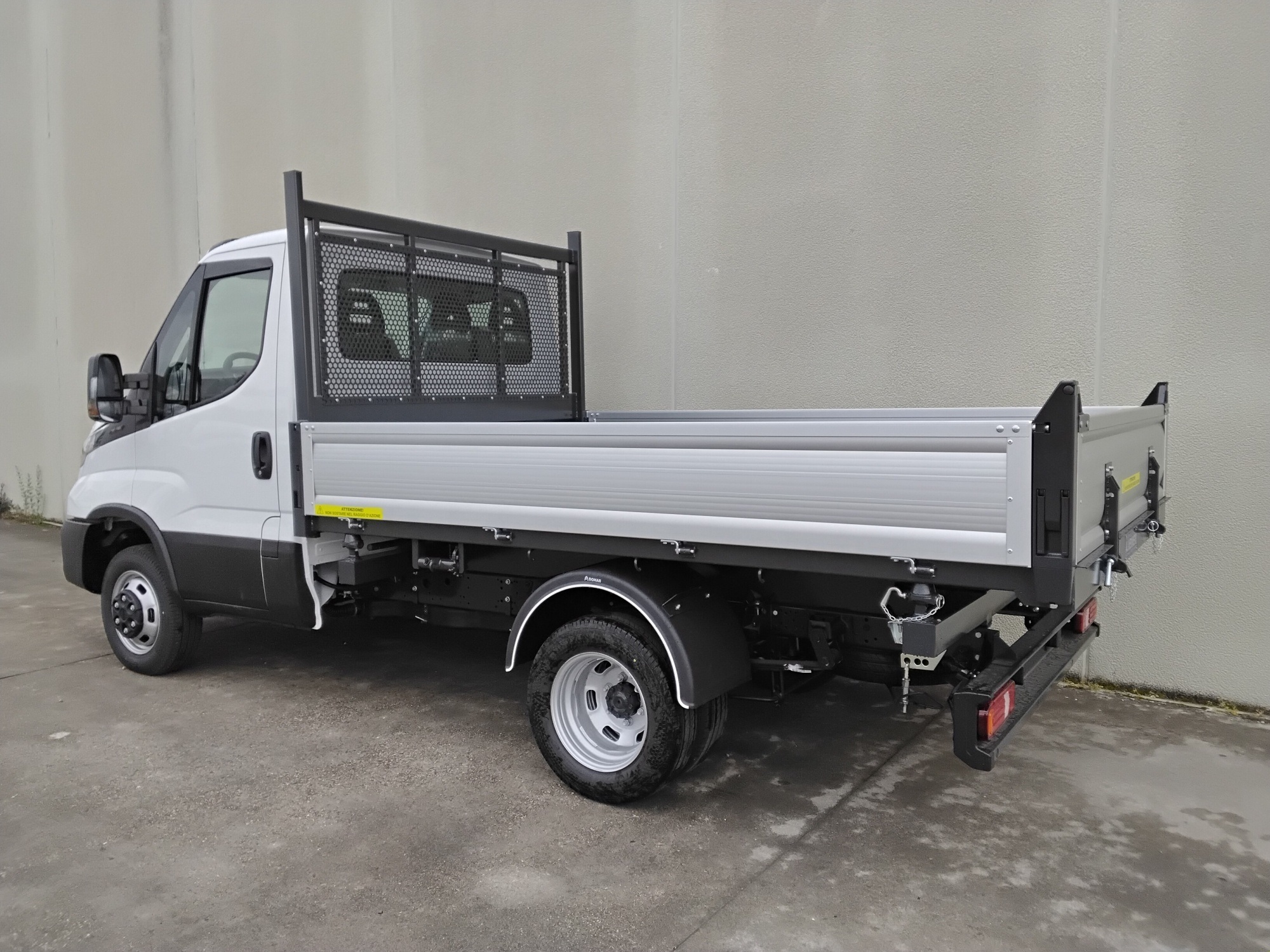 7b7af393 4544 4136 8298 5fa262879517