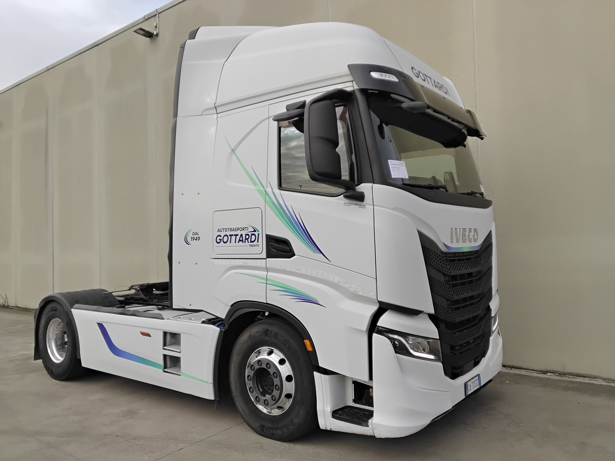 7ee9236f f3b3 4607 b089 f9c310070769