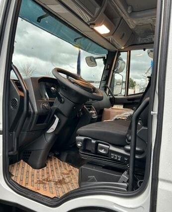 834bfb0e 19f2 49f4 9b98 95a6c8cb8168