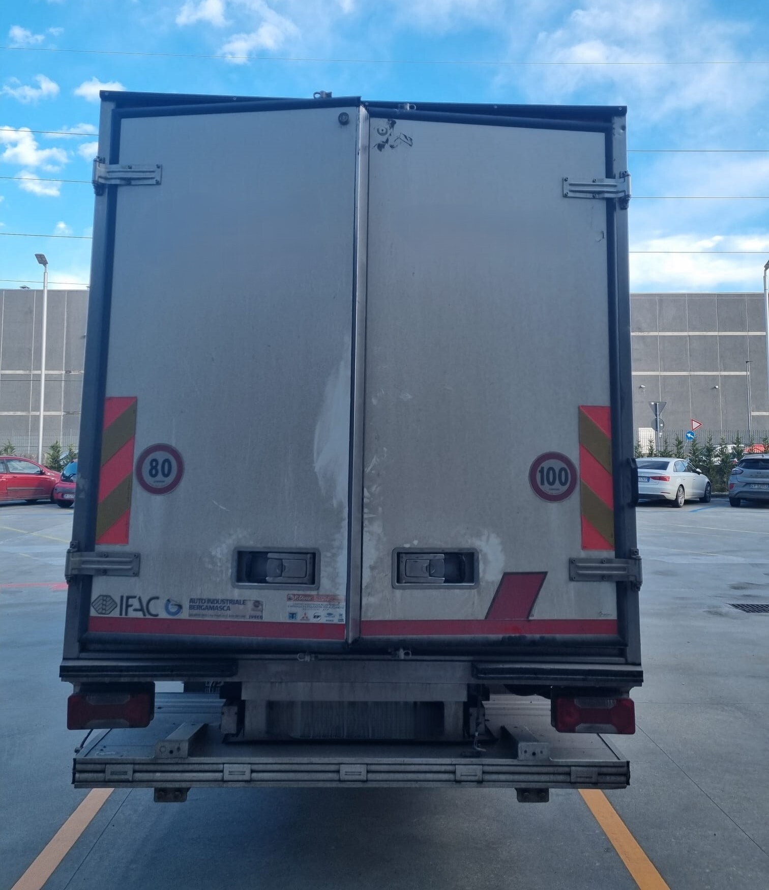 83f6abae 8029 41be 8e95 ab2bdc4fc4d8