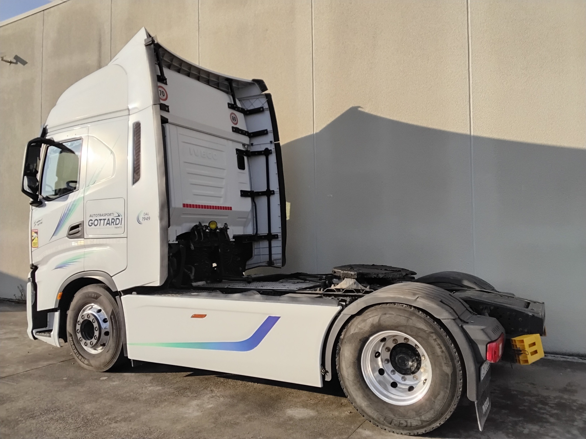 902b8758 2921 4b1c 9c4b f2ae890a2ea2