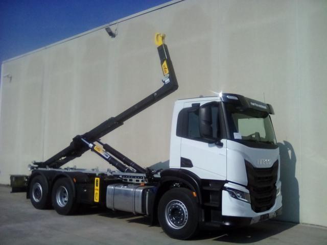 94cdf02d 726f 40b3 a44a fa4c68482dac