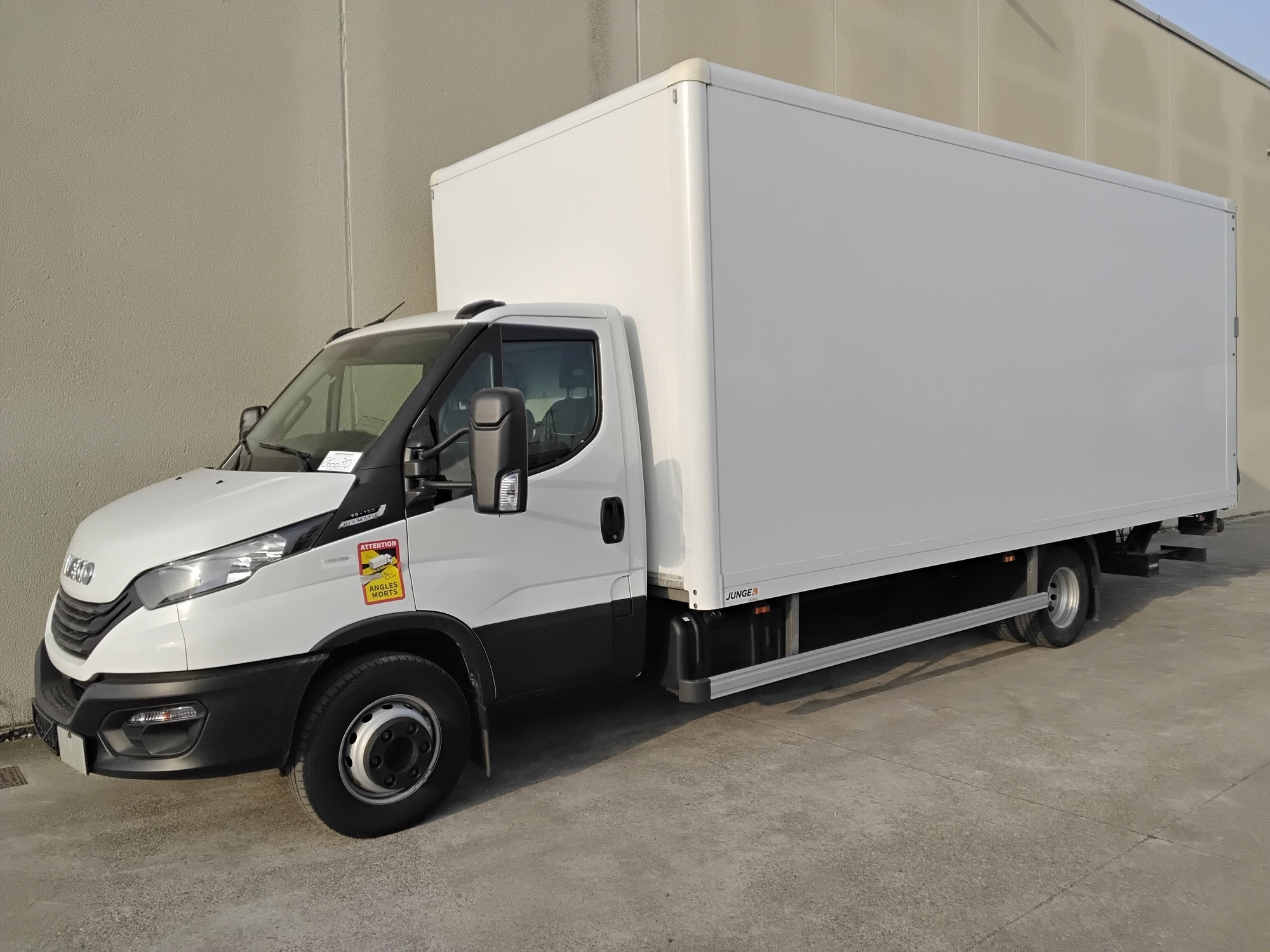 988c549b 3cb8 4ff4 863d ae3d44404d9f