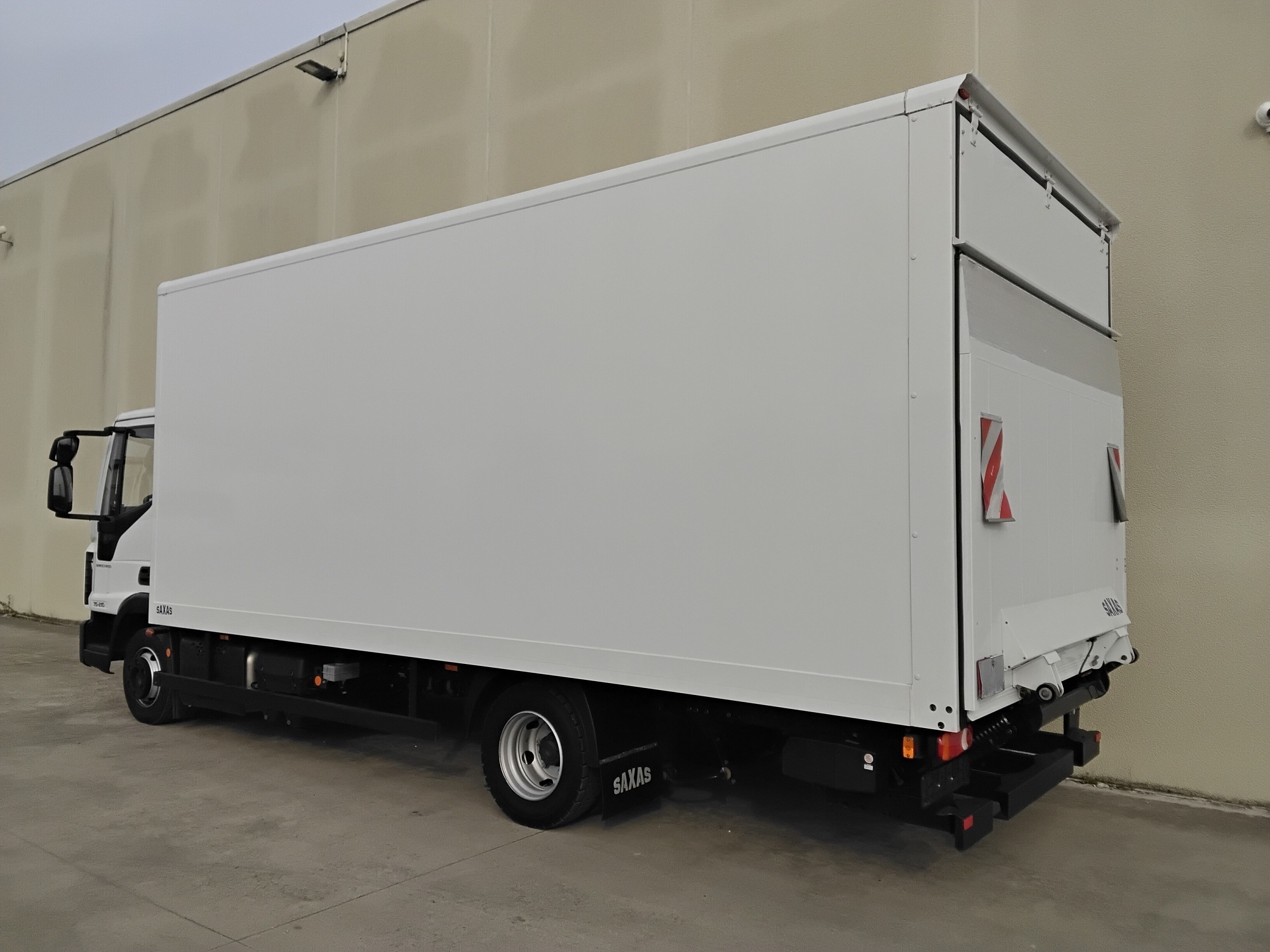 F13d0455 383d 4983 bc54 8c8d6b8f49f3