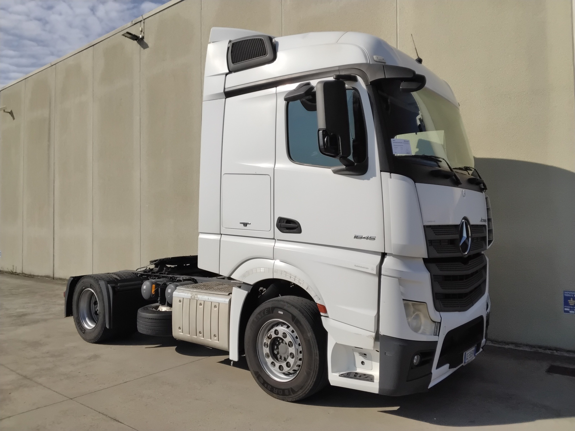 Fd1915f3 94d3 4239 b6d9 7aa88ec4e552